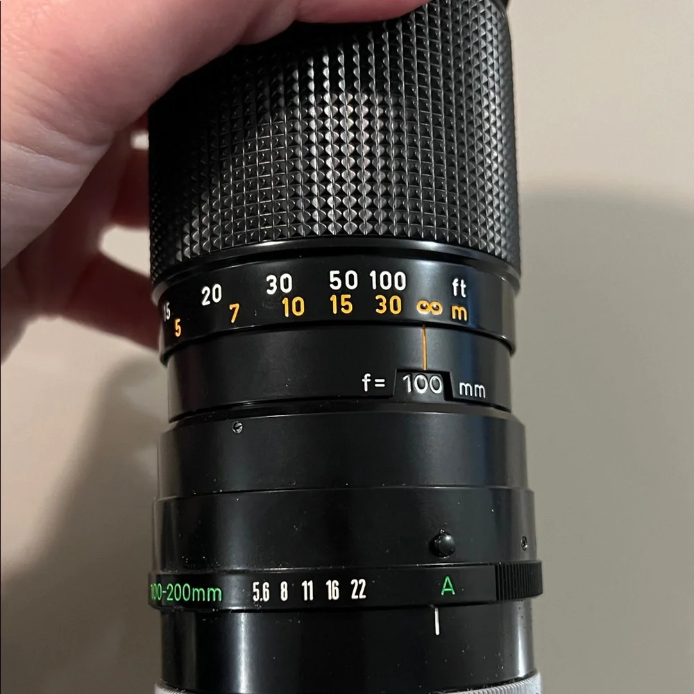 Cannon vintage 100-200 Telescopic vintage Camera Lens